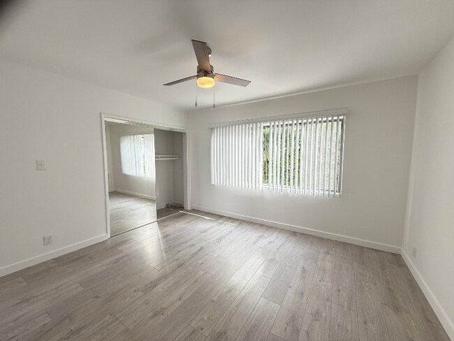 Foto del edificio - 240 S Reeves Dr