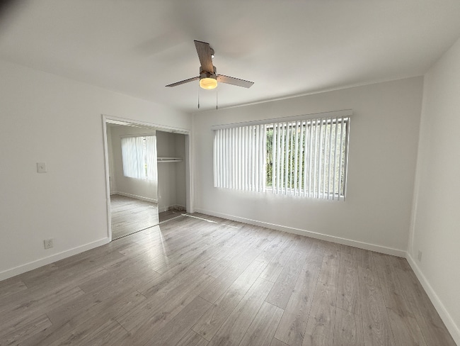 Building Photo - 240 S Reeves Dr