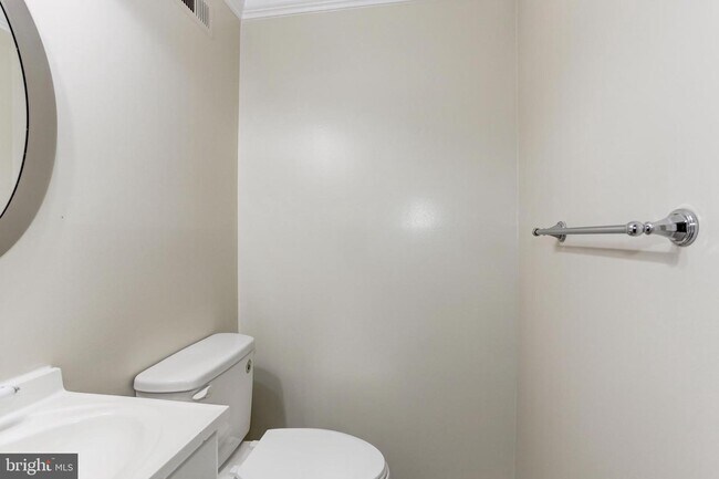Building Photo - 6639 Rockleigh Way