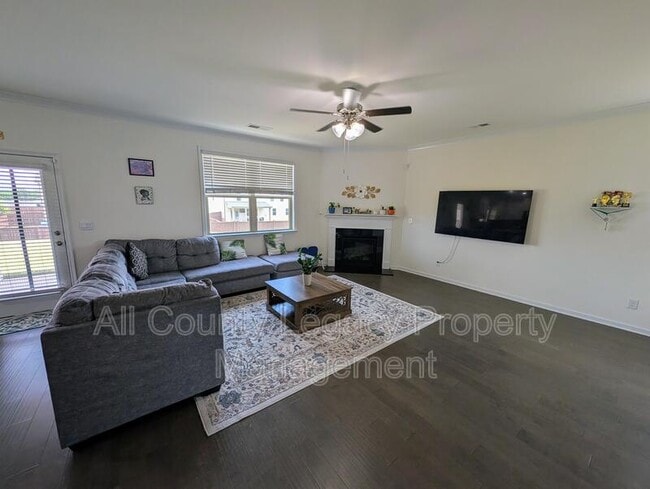 Building Photo - 928 Blue Juniper Cir