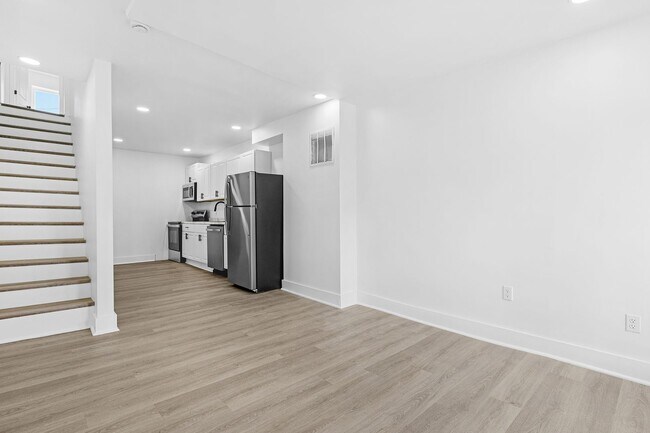 Foto del edificio - GORGEOUS end unit in Baltimore! 3 Bedrooms 3 Bathrooms Plus a Rec Room!
