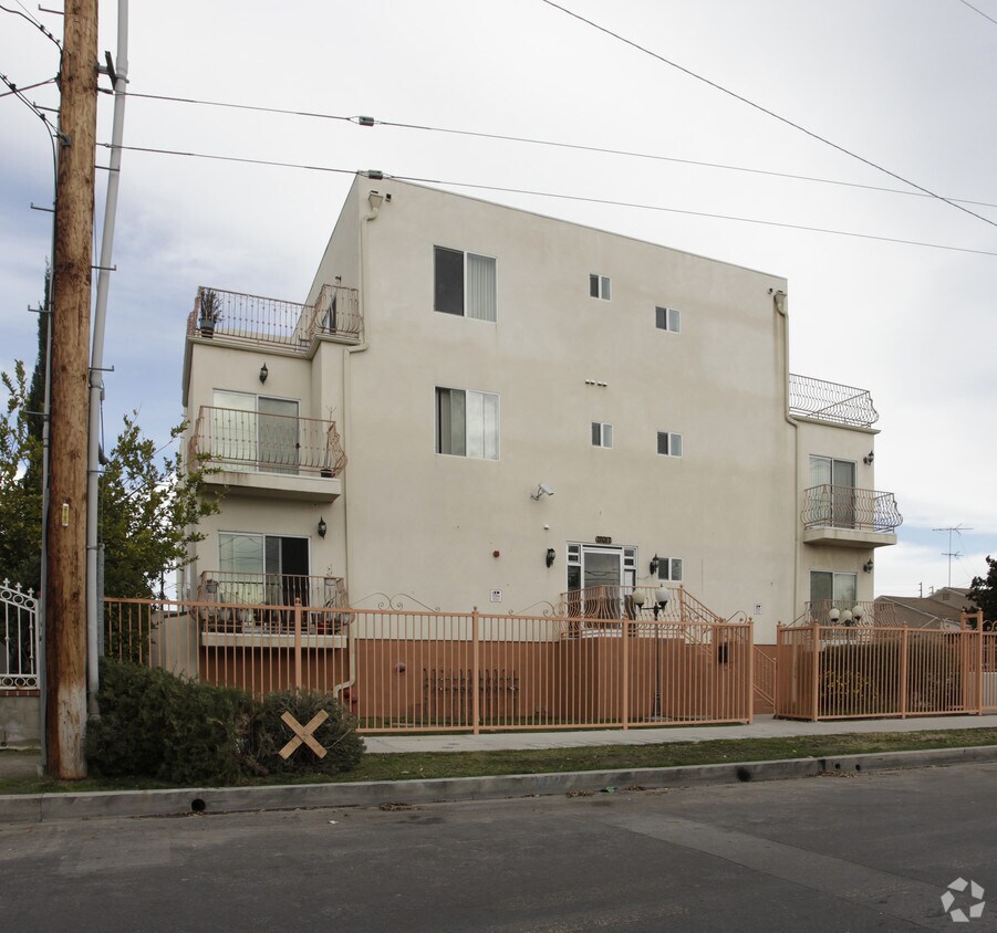 Foto del edificio - 12017 Hart St