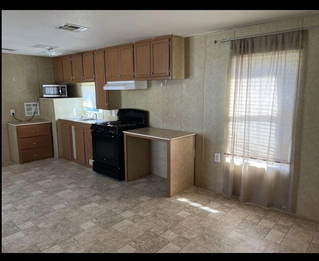 Foto del edificio - 8888 Sullivan Rd