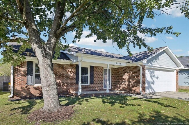 Building Photo - 2932 Chillingworth Dr