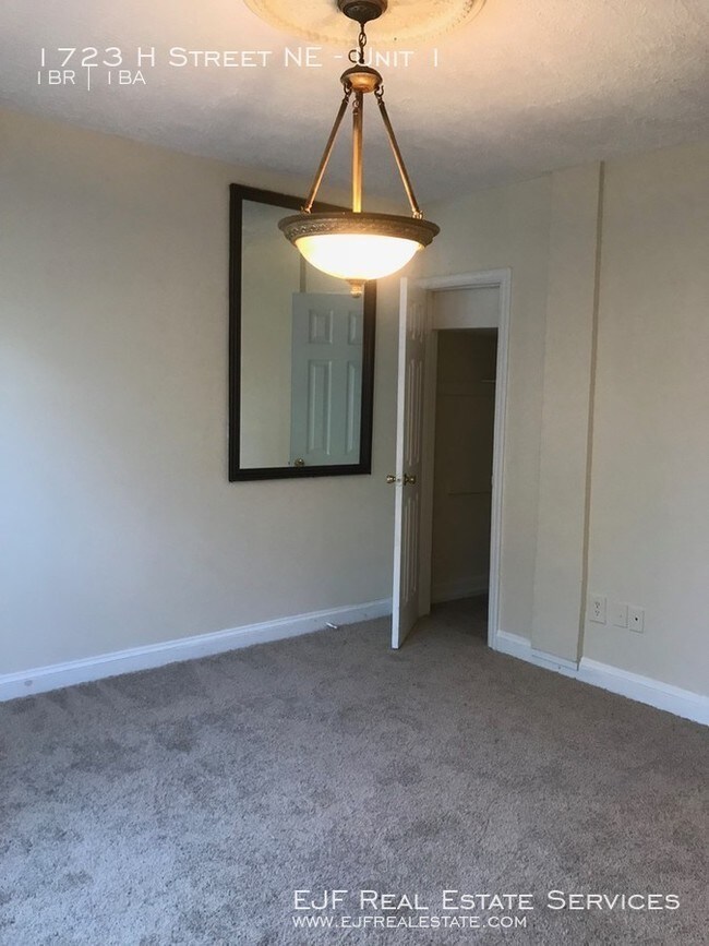 Building Photo - H Street Corridor One Bedroom One Bathroom!