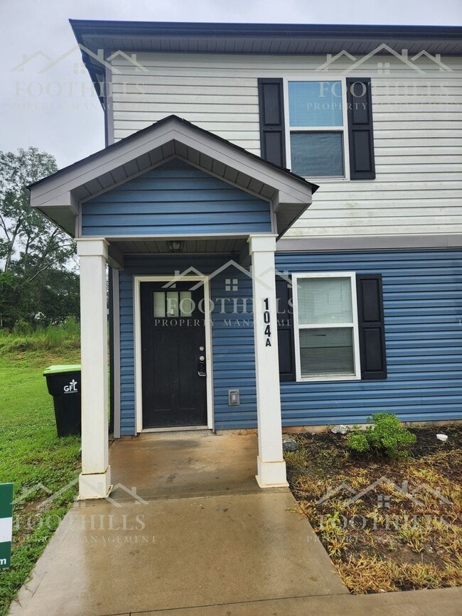 Building Photo - 104 David St