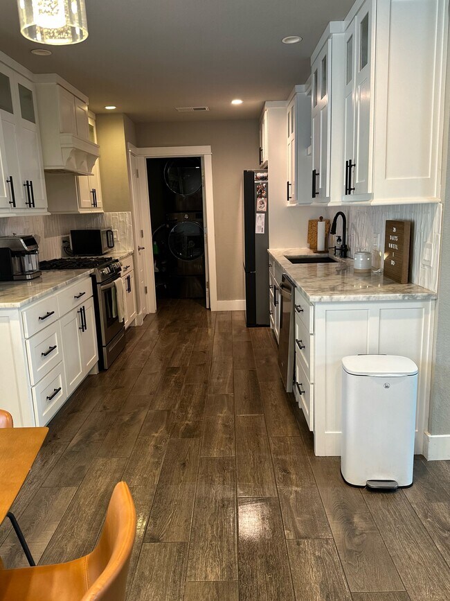 Foto del edificio - 1613 S 26th Pl