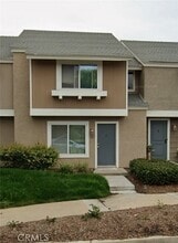 Building Photo - 49 Briarwood