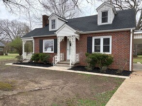 Building Photo - 1814 S Highland Ave