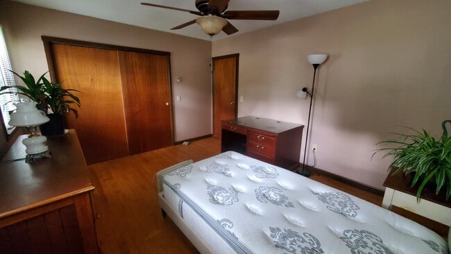 Building Photo - 6 Webster Ave