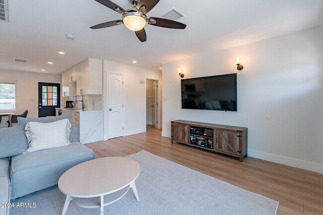 Foto del edificio - 8701 E Sheridan St