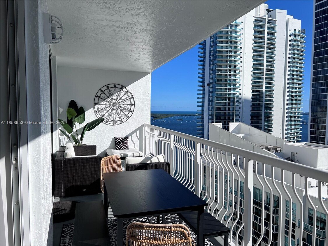 Foto principal - 1200 Brickell Bay Dr