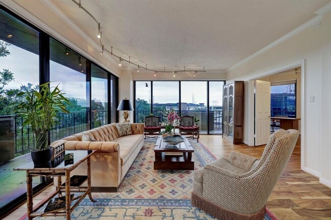 Foto del edificio - 3350 McCue Rd