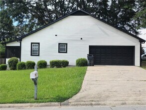 Building Photo - 1800 Keenland Pl