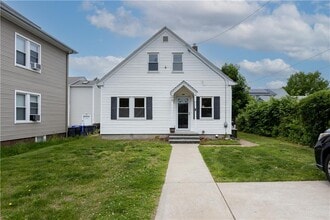 Building Photo - 614 River Ave