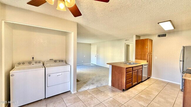 Foto del edificio - 5236 W Peoria Ave