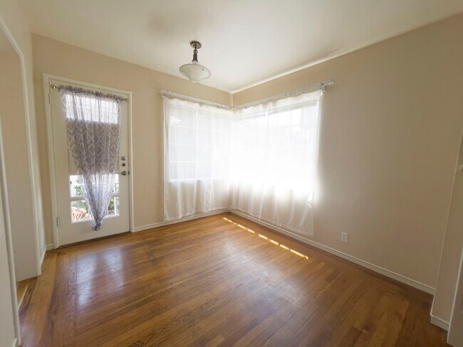 Dining room - 1914 Haste St