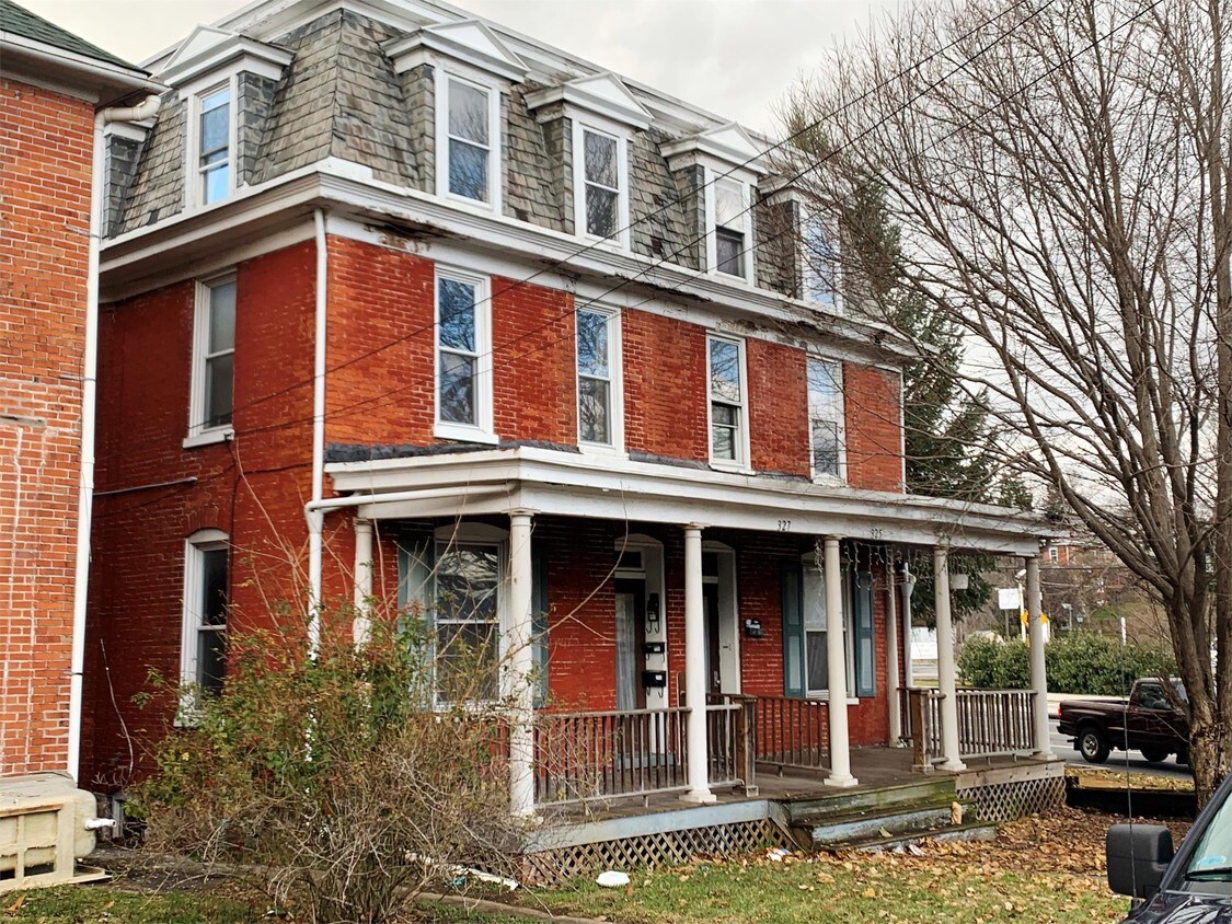 325 Summit Ave Unit 327C, Hagerstown, MD 21740 Room for Rent in