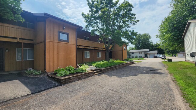 Building Photo - 1116 10th Ave N