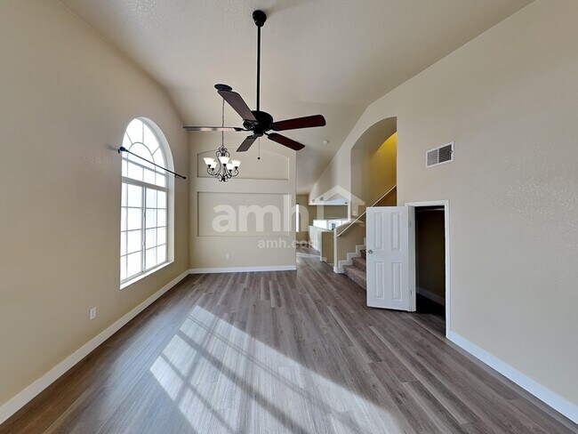 Foto del edificio - 9563 Lavarun Ct