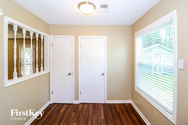 Building Photo - 1289 E Kamali Cove