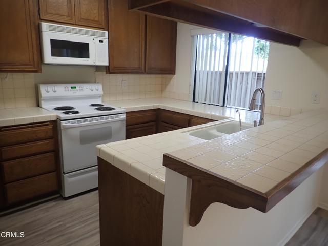 Foto del edificio - 128 W Alamar Ave