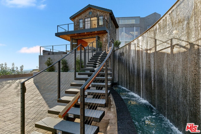 Building Photo - 2020 Cyprean Dr