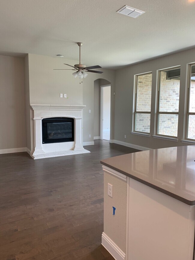 Foto del edificio - 14825 Blakely Way