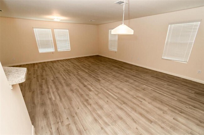 Building Photo - 4107 Silver Ranch Rd
