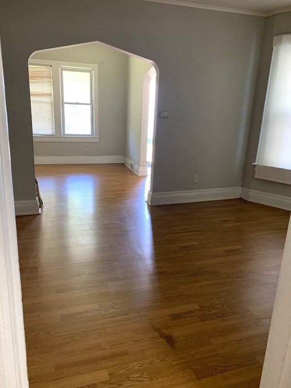 Foto principal - 328 Parkdale Ave