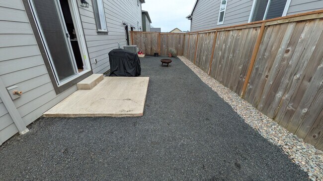 Patio interior - 643 NE Kerns Dr