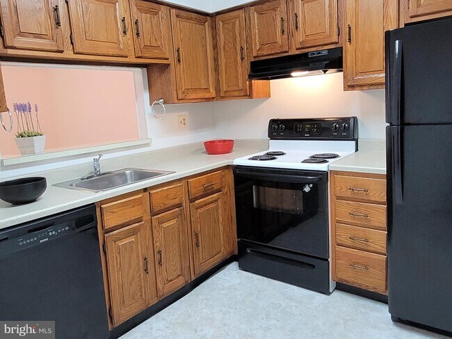 Building Photo - 621 Palmer Ln