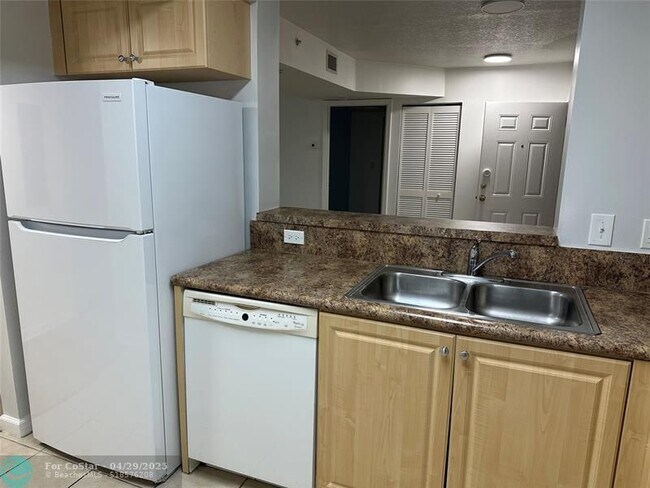 Foto del edificio - 529 E Sheridan St
