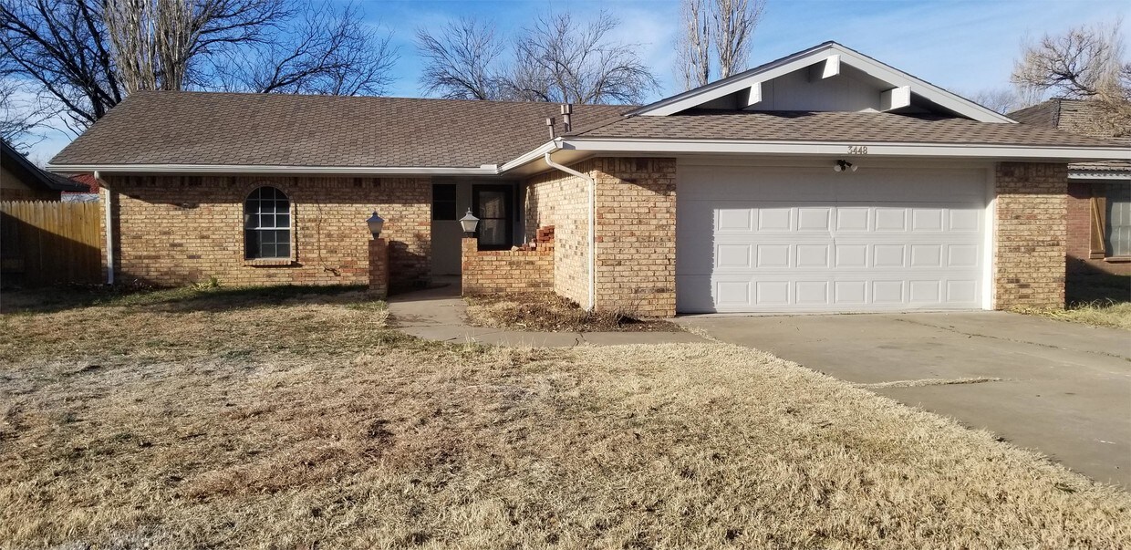 Primary Photo - 3448 Amherst Dr