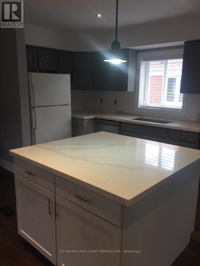 Building Photo - 17 Hubert Ave