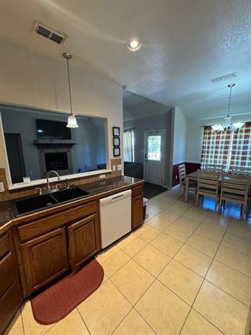 Foto del edificio - 5557 Yellow Brick Rd