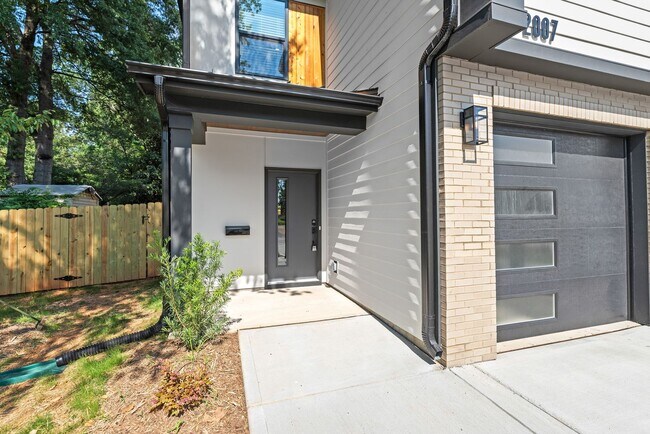 Foto del edificio - Bright & Modern New Construction Townhome ...