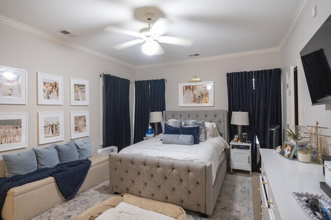 Building Photo - 525 Rienzi Dr
