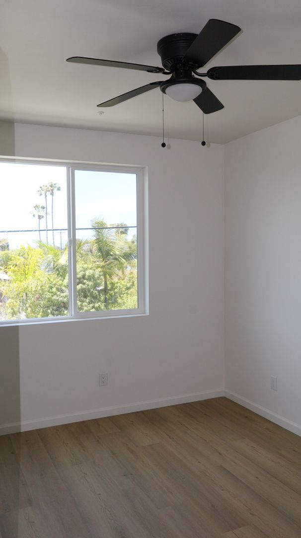 Foto del edificio - 3 bedrooms 2 baths Duplex- ADU style.