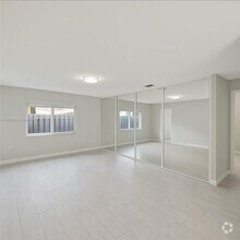 Building Photo - 2860 SW 32nd Ave