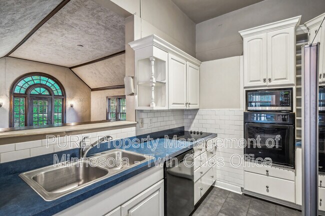 Foto del edificio - 1123 Kenwood Pkwy