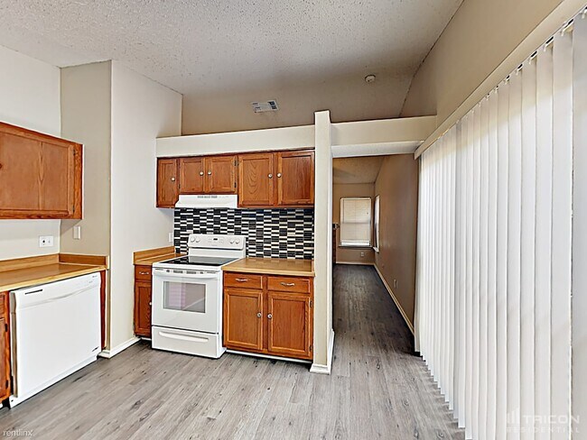 Foto del edificio - 9719 Hidden Falls