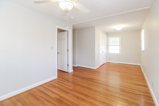 Foto del edificio - 310 Anchor Dr