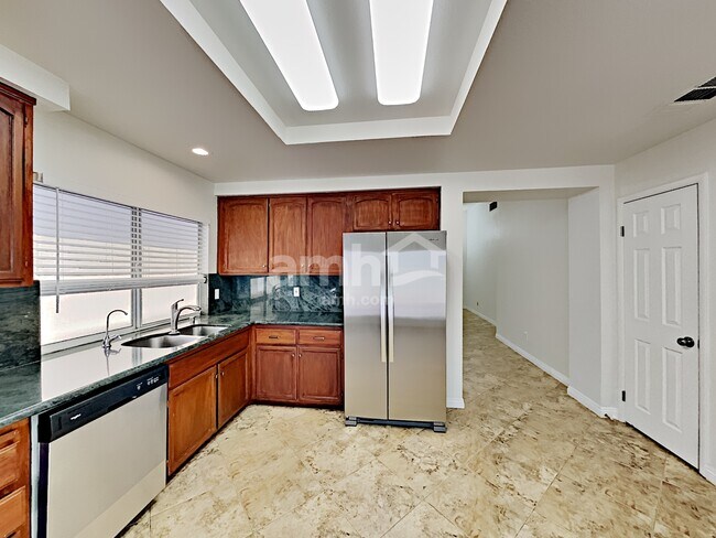 Foto del edificio - 8630 Tiverton Rd