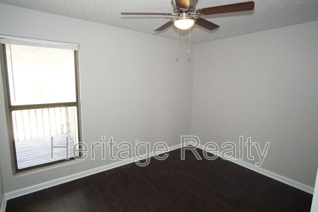 Foto del edificio - 2050 Countryhill Ln