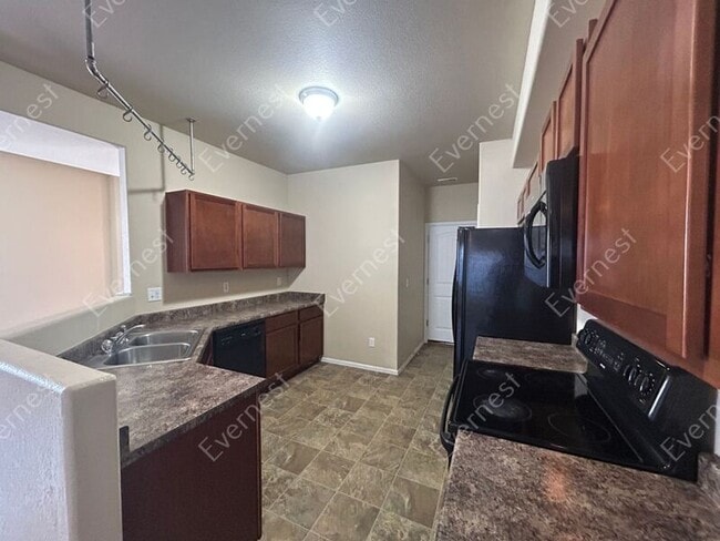 Building Photo - 624 Hailey Glenn View