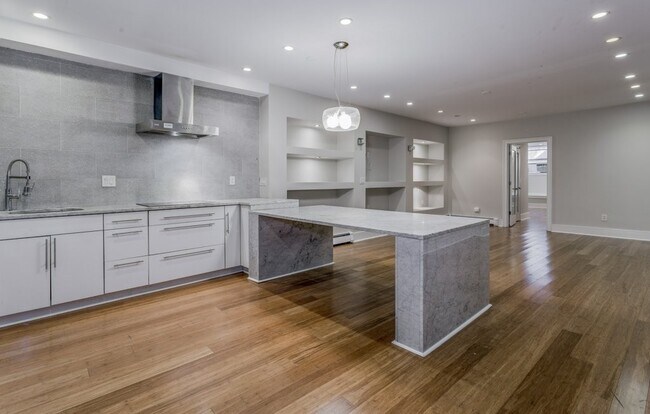 Foto del edificio - 325 Columbus Ave