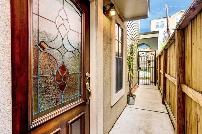 Foto del edificio - 5214 Gibson St