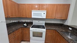 Building Photo - 2748 SW 83rd Ave