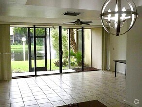 Building Photo - 2941 SW 87th Ave